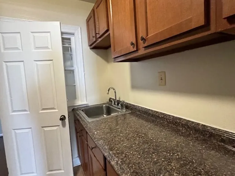 800 Taylor St NE — Photo 17