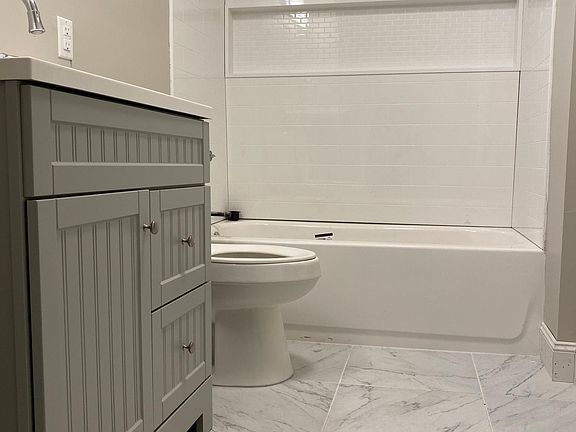2nd image of 1952 Commerce St Unit 1