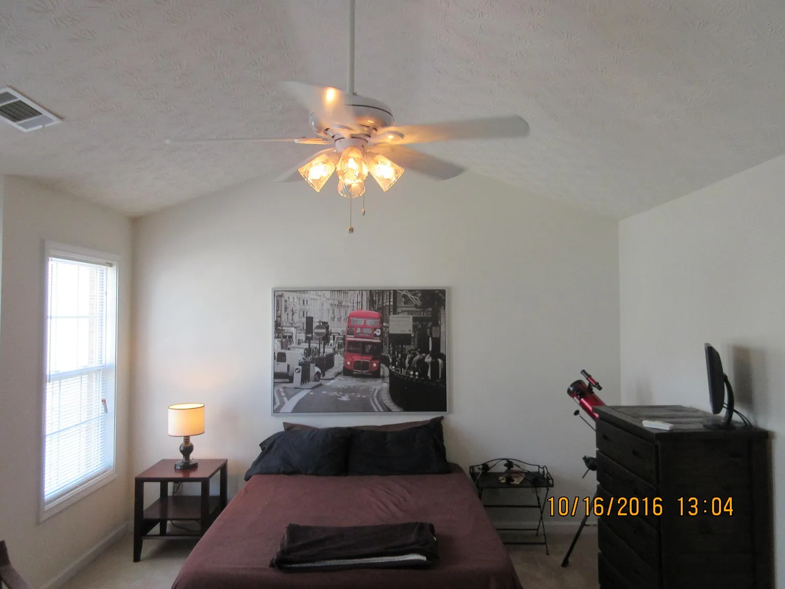 3 bed, 2.5 bath, 1841 sqft, $1,900 — Photo 4