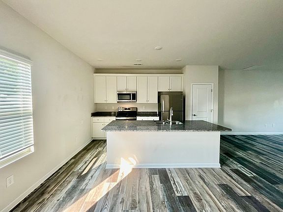 5th image of 109 Dogwood Village Trl #E