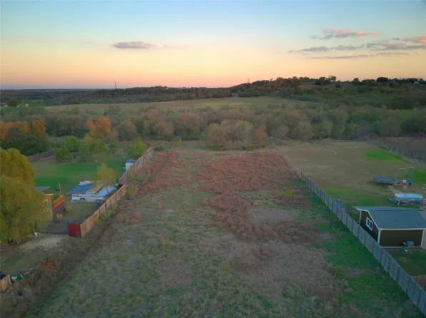 310 Rancho Linda Dr, Lockhart, TX 78644