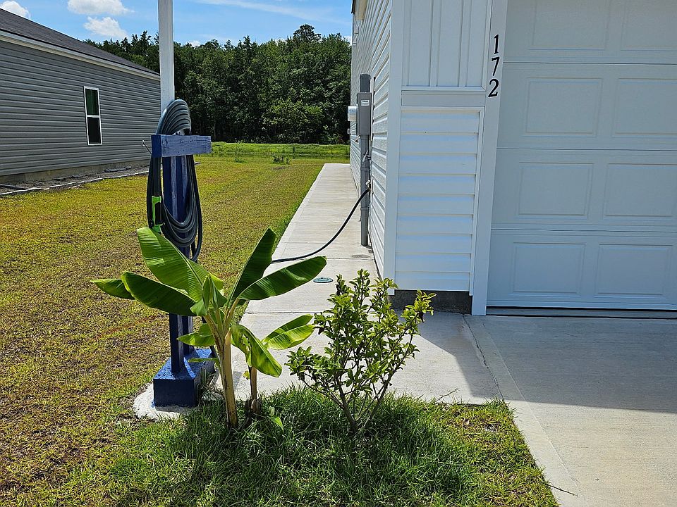 1st image of 172 Bottlebrush Dr