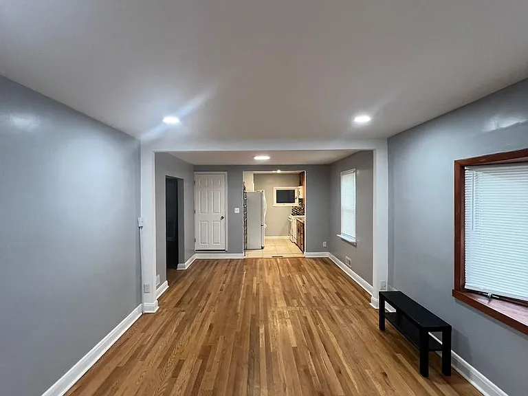 2518 Linwood Rd — Photo 3