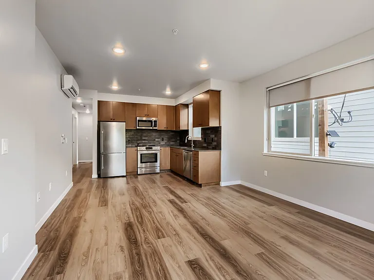 6310 N Maryland Ave #206 — Photo 4