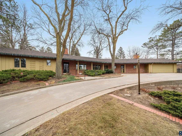 1005 S Garfield Dr, Sioux Falls, SD 57105