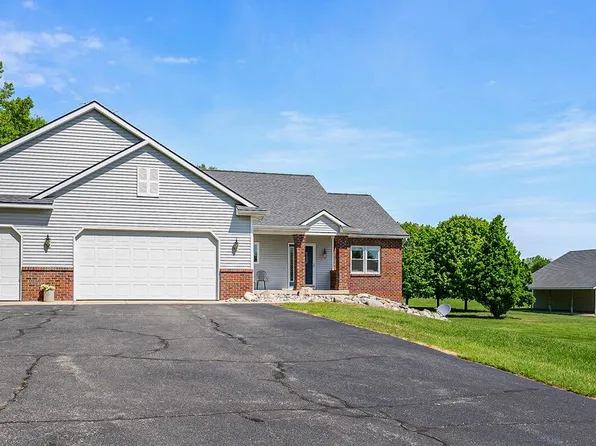 13621 Maple Valley Dr, Coopersville, MI 49404