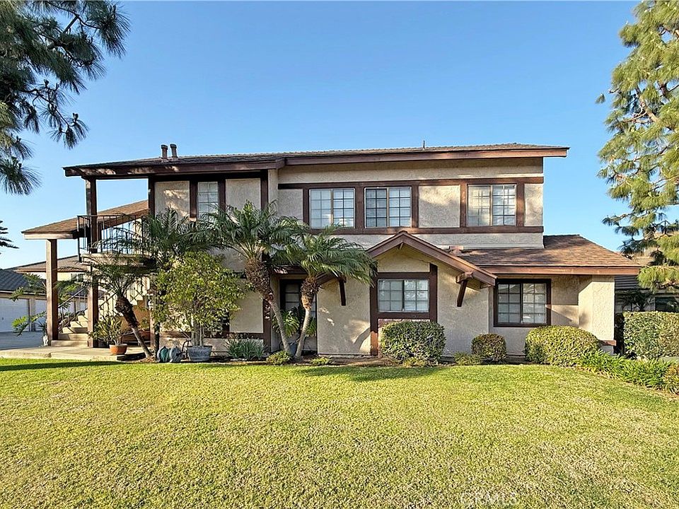 1st image of 4881 Vista Dr