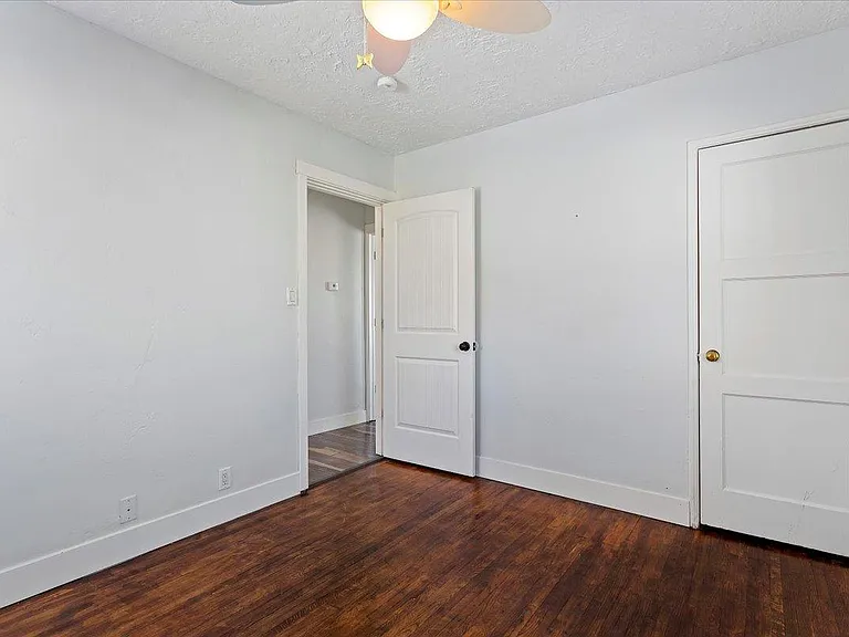 3940 Evelyn Rd — Photo 15