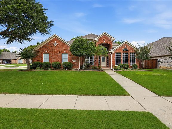 3rd image of 1424 Oakwood Ct