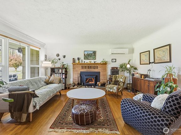 4th image of 3302 Pine Street
