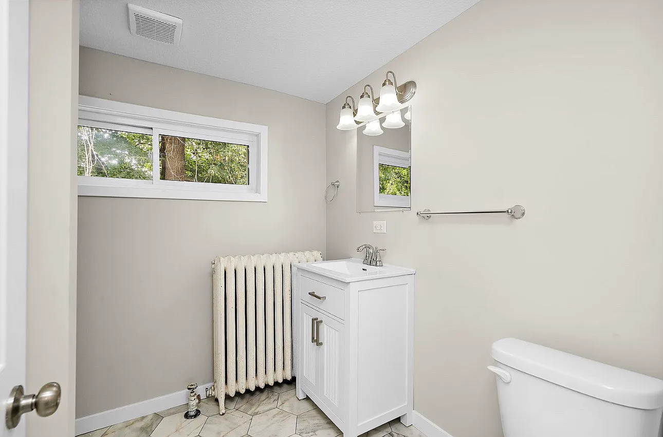 3 bed, 1379 sqft, $1,750 — Photo 4