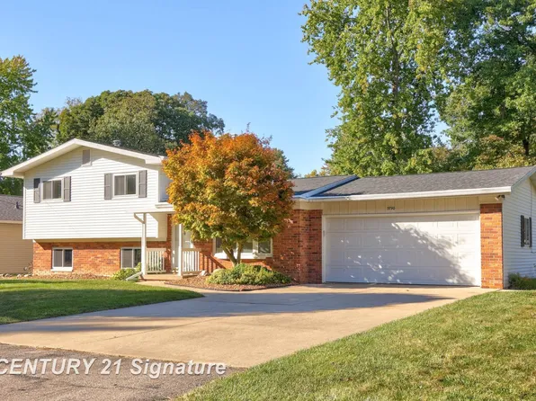3790 S Hartford Dr, Saginaw, MI 48603