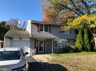 2 Bisbee Rd, Newark, DE 19711