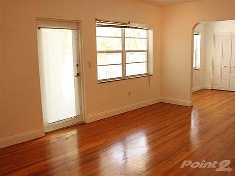3rd image of 7207 Bay Dr APT 17