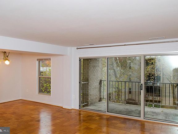 4th image of 1 Canterbury Sq APT 301