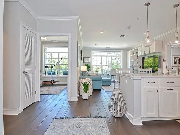 2nd image of 635 Old Post Rd #210