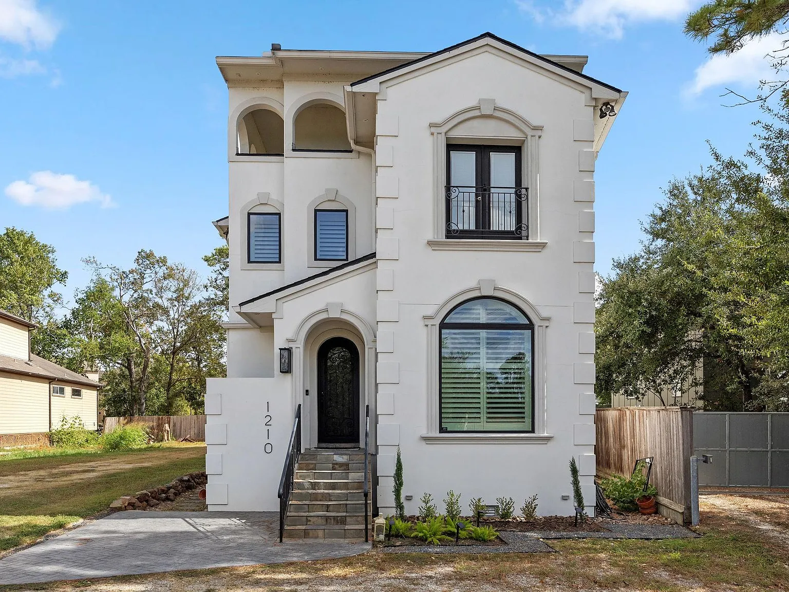 3 bed, 3.5 bath, 3535 sqft, $4,600 — Photo 3