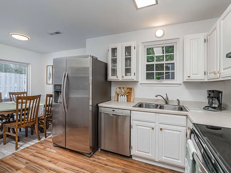 1135 Hulon Ln — Photo 8
