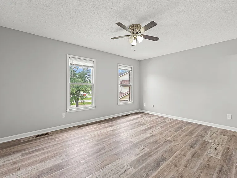 8066 Woodlake Dr — Photo 18