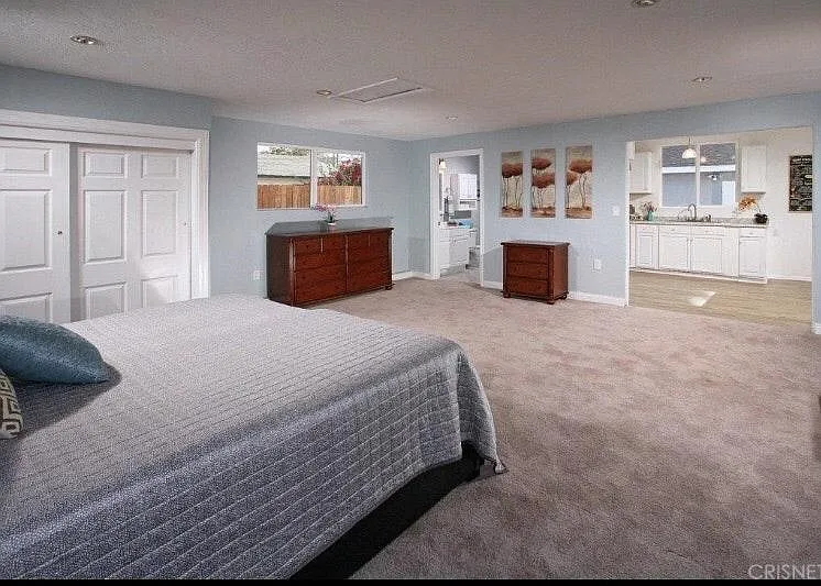 8835 Balboa Blvd #STUDIO GUEST HOUSE