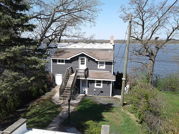 Apartment is located on lake side of building.