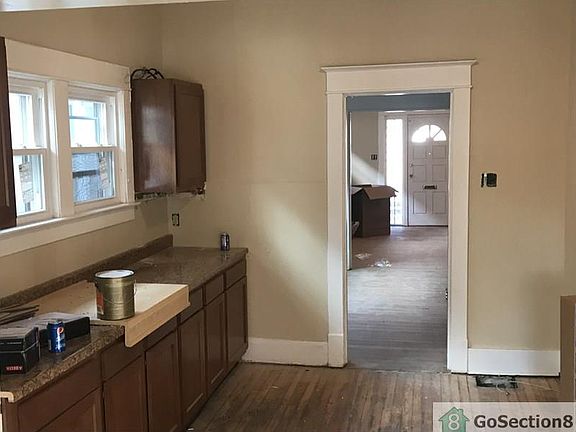 3rd image of 305 N 40th St