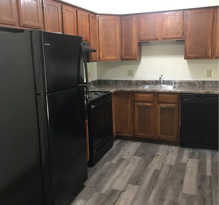 1st image of 1607 Aspen Dr #202