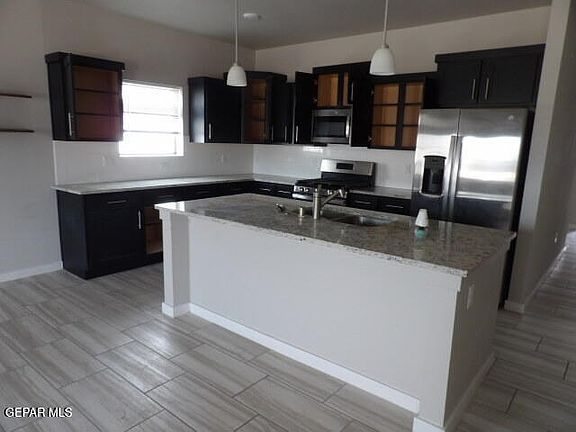 2nd image of 13688 Lago Vista Ave