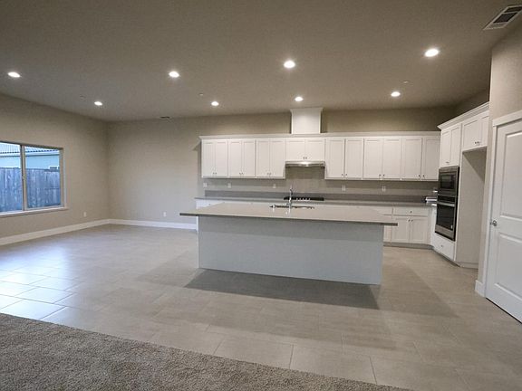 3rd image of 1241 Heavenly Cir