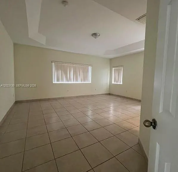 1423 NE 40th Rd — Photo 6