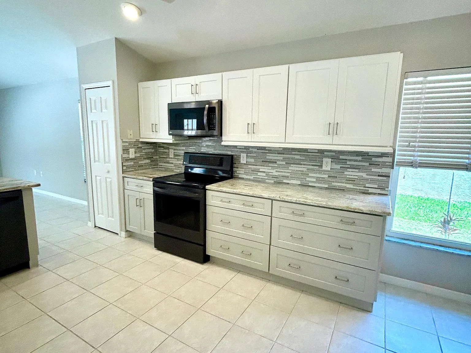 6818 Winslow St — Photo 4