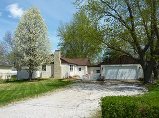 1938 42nd St, Moline, IL 61265