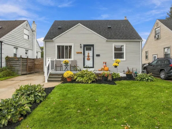 26108 Culver St, Saint Clair Shores, MI 48081