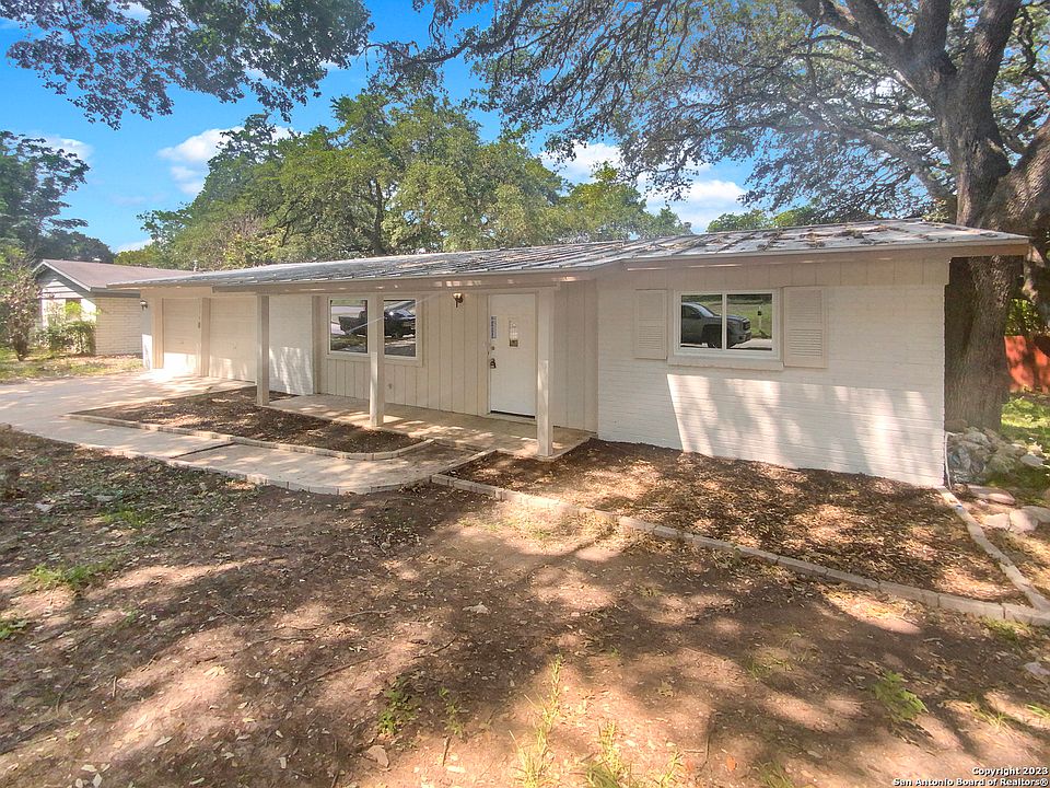 1st image of 134 PERSIA DR