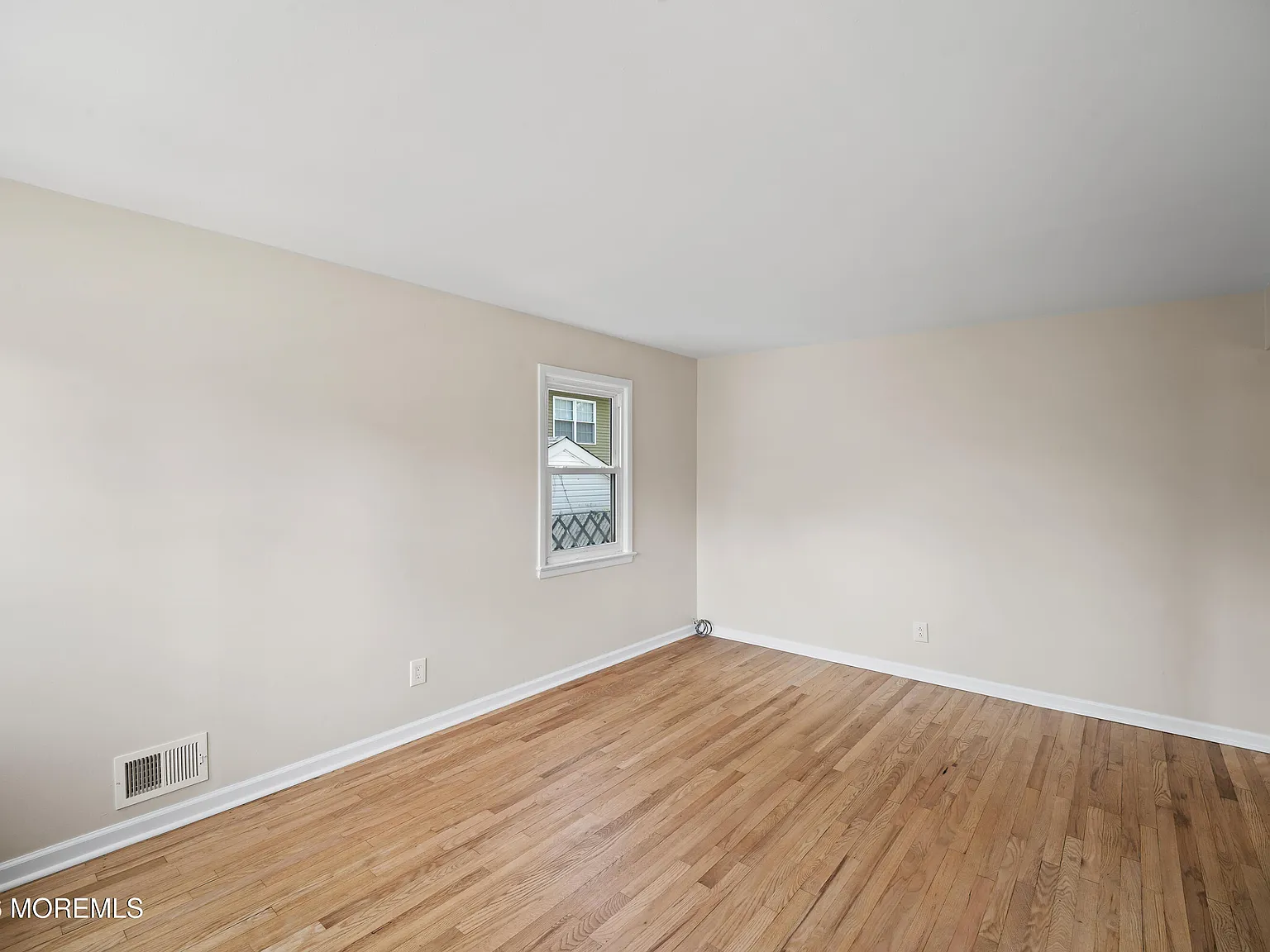 4 bed, 2000 sqft, $3,495 — Photo 4