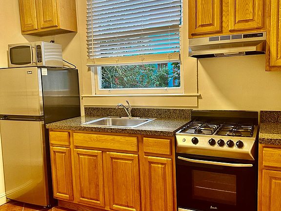 5th image of 2271 Fulton St APT 2