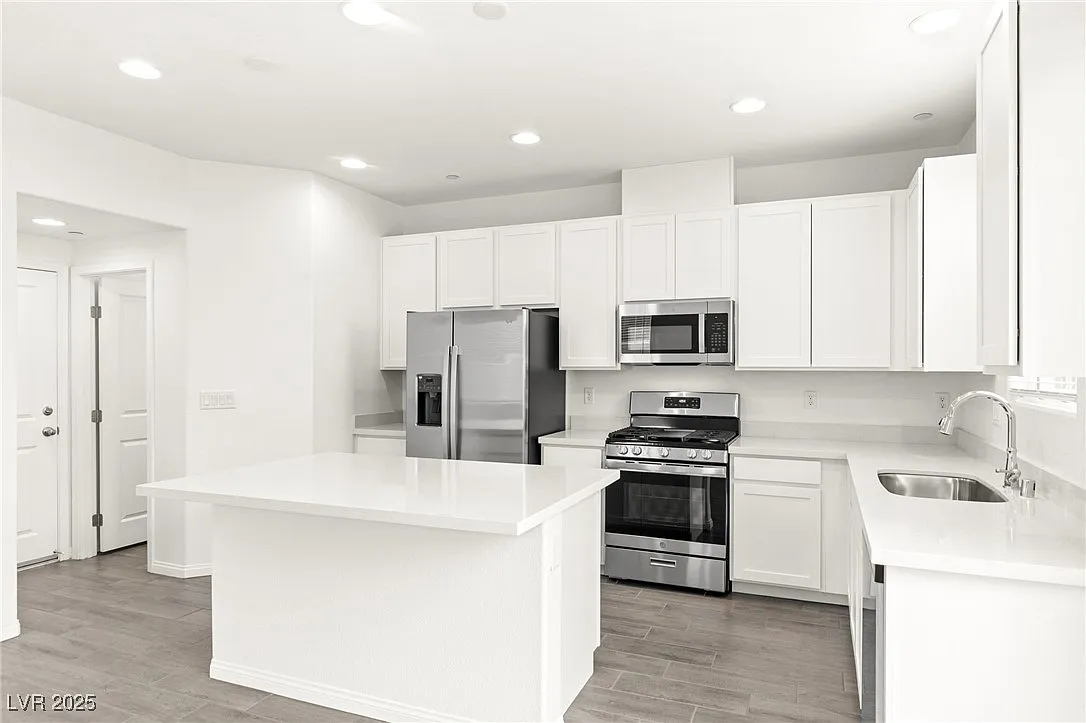 3 bed, 2.5 bath, 1829 sqft, $2,250 — Photo 4