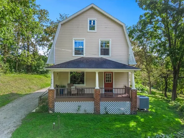 416 Pine Run Rd, Fombell, PA 16123