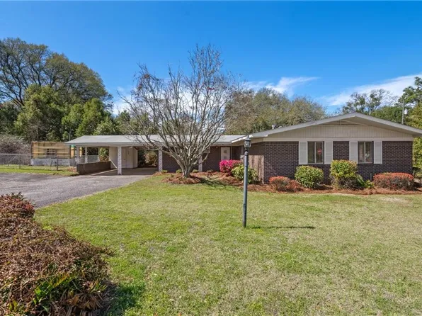 1967 Highland Forest Dr, Mobile, AL 36618