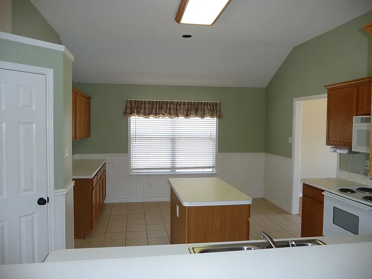 5601 Tulip Dr — Photo 9
