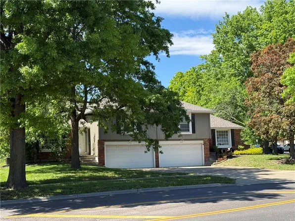 4290 Somerset Dr, Prairie Village, KS 66208