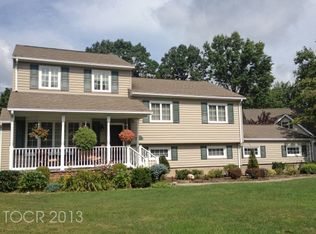 85 Longview Dr, Waldwick, NJ 07463