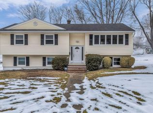 6 Highview Circle, Middletown, NJ 07748