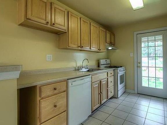 3rd image of 1614 Westhill Rd