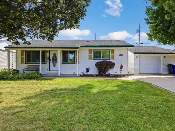 4711 F Ave NE, Cedar Rapids, IA 52402