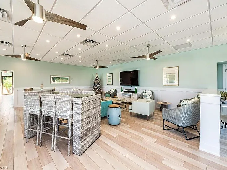 555 Park Shore Dr #B-408 — Photo 28