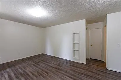 805 W Hastings Ave #1 — Photo 3