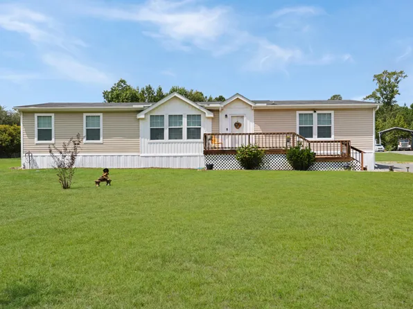 1289 Long Acre Dr, Bonneau, SC 29431