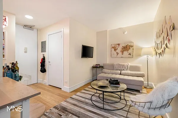 Rented by MNS Marketing | media 7