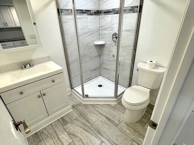 Kayron Dr — Photo 7